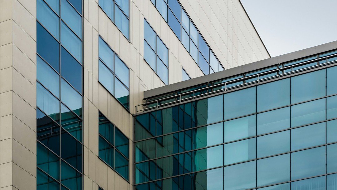 High Court considers extradition amid Israeli conflict